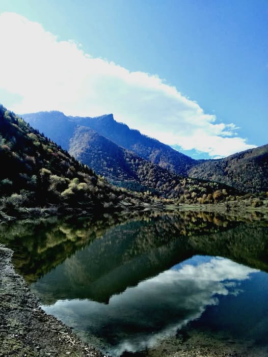 მე ასეთ მთა-ბარს... ვუწოდებ ზღაპარს...